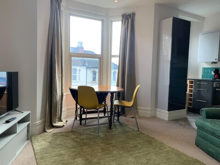 Central 2 Bed Flat. Free Parking Bristol Exterior photo